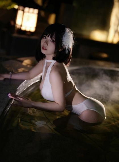 女大学生的沙龙室在线