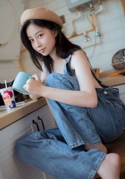 老师美女被吸乳得到大胸动漫