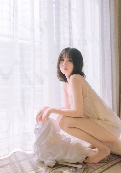 红唇滚滚