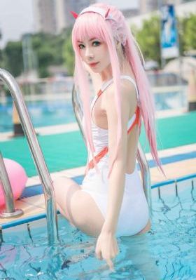 扒开美女下面进去
