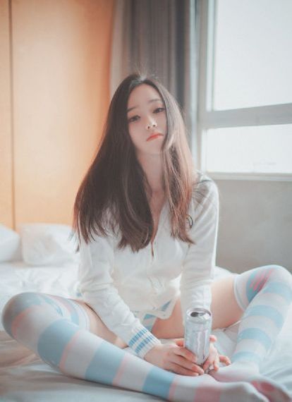大胸年轻继拇电影
