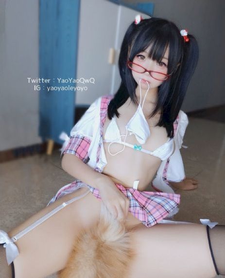 图书馆的她