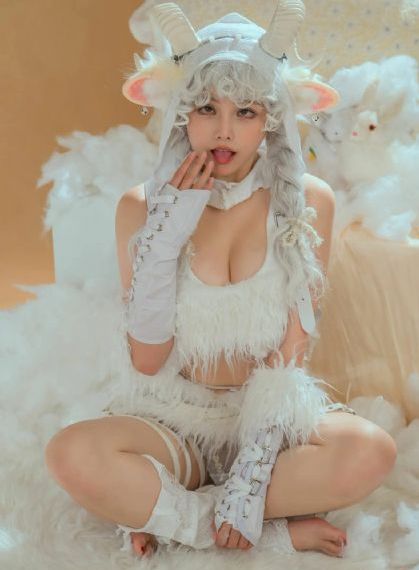 张筱雨《巅》