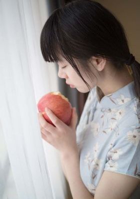 苏一柔在公厕被灌满jing液