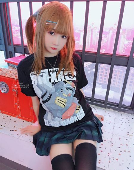 攻把受按在腿上打pp男男
