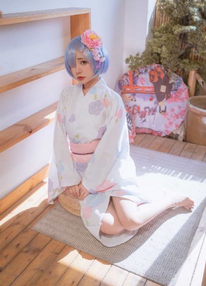 女生说疼男生越使劲的动漫